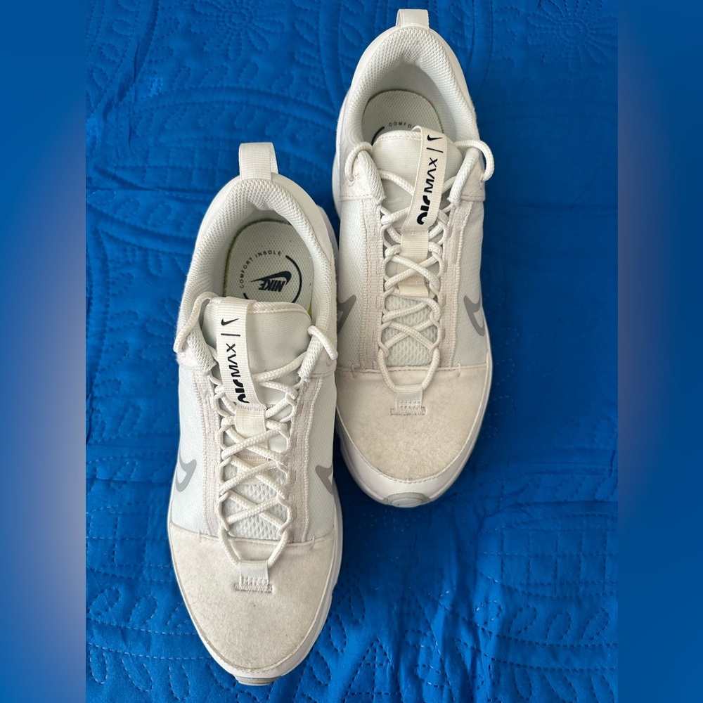 Nike Intlk Women’s sneakers size 10